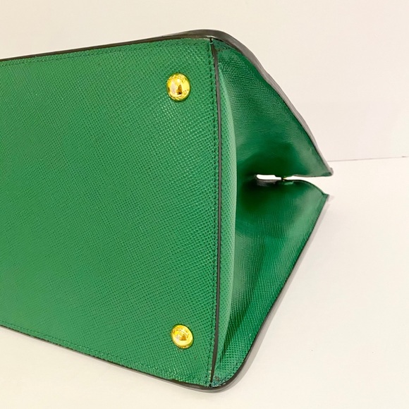 Prada Saffiano Cuir Large Double Zip Tote in Verte - Picture 6 of 15